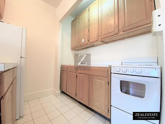 Rented by ZealEstate Group Inc | media 28