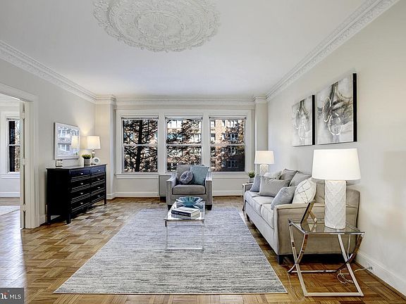 5th image of 4000 Cathedral Ave NW #243B