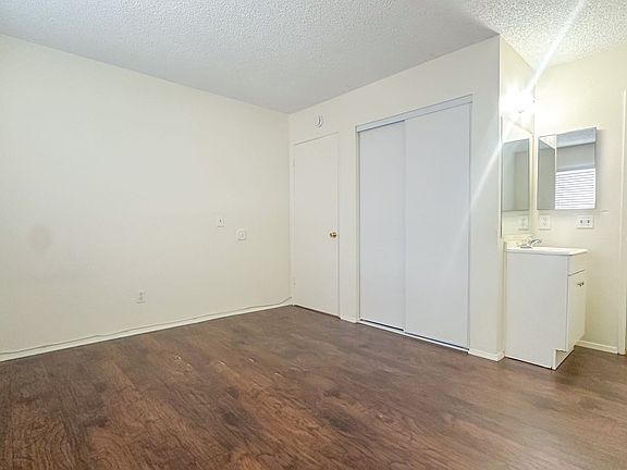 3rd image of 4364-8 50th St