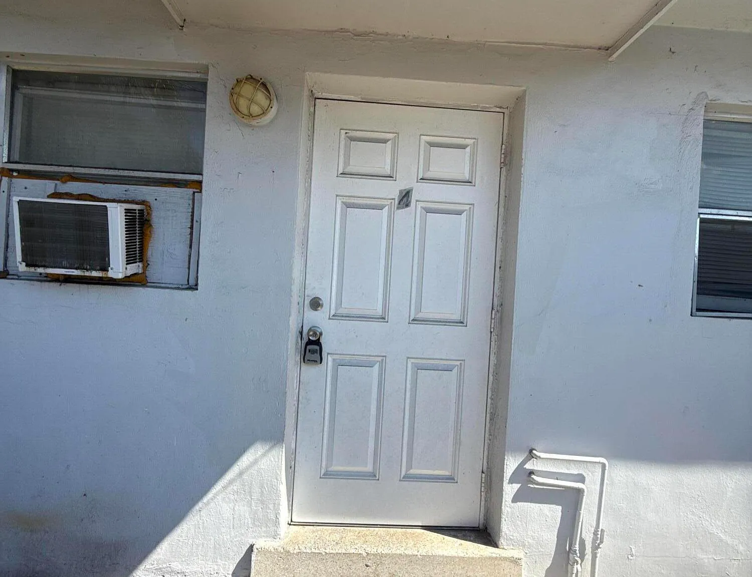2 bed, 1.0 bath, 2340 sqft, $1,700 — Photo 4