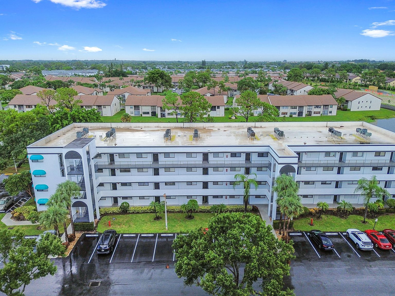 4725 LUCERNE LAKES Boulevard E #202