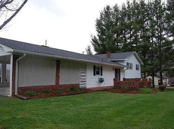 3rd image of 195 Rayfield Acres Dr