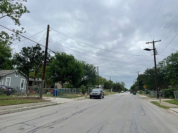 4th image of 251 W Mayfield Blvd