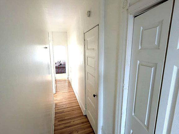 5th image of 439 S River St #3