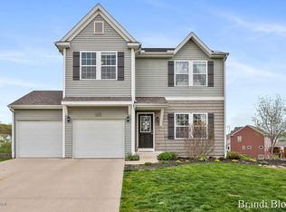 1626 Wales Dr SE, Lowell, MI 49331