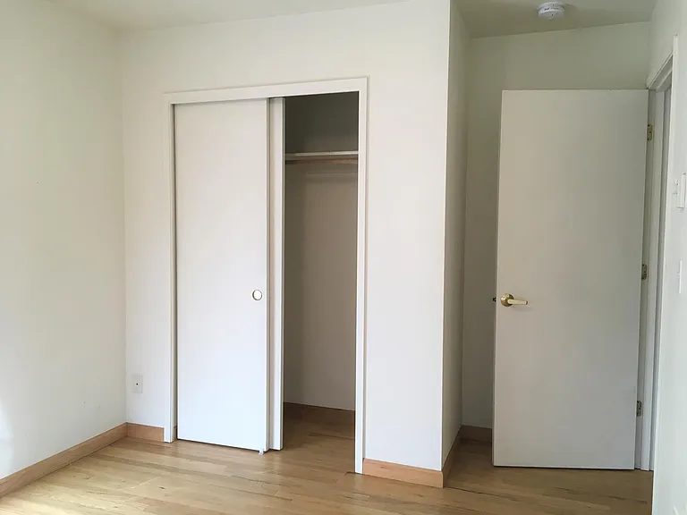 1965 NE Monterey Ave #6 — Photo 2