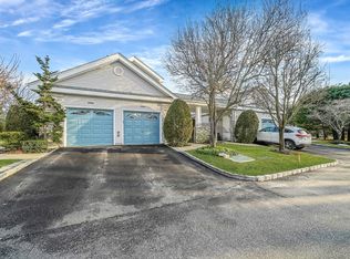 554 Mirror Pond Ct, Moriches, NY 11955