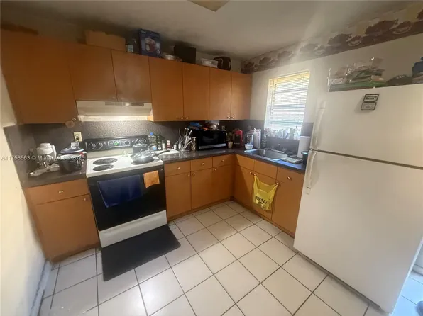 7987 NW 7th St #D13, Miami, FL 33126