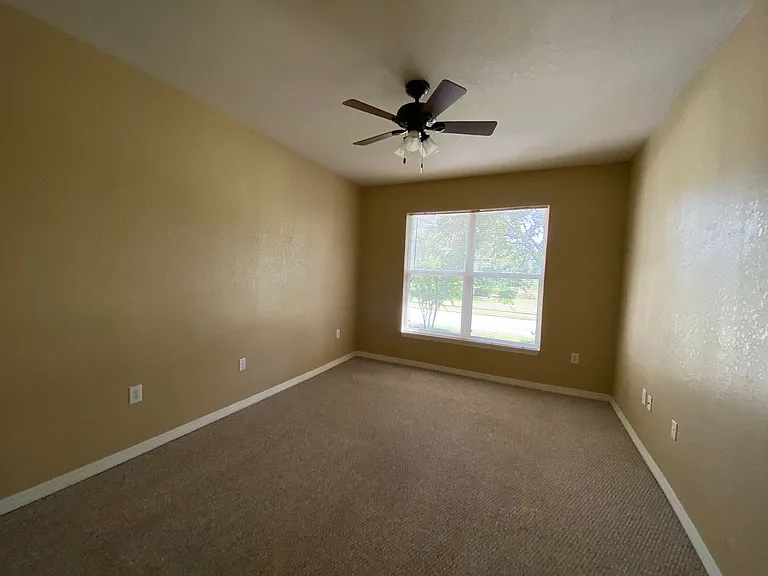 1014 Hemingway Cir — Photo 14