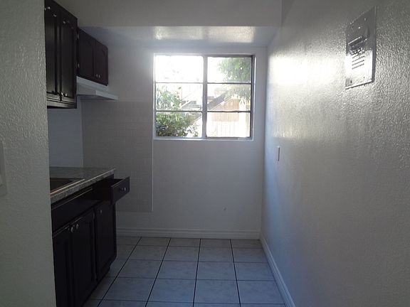 4th image of 2720 Randolph St #107
