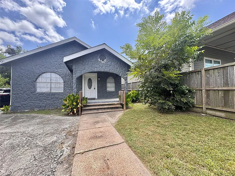 4106 Robertson St — Photo 2