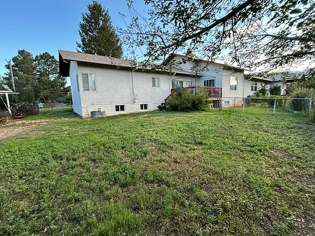 4 bed, 2700 sqft, $2,200 — Photo 2