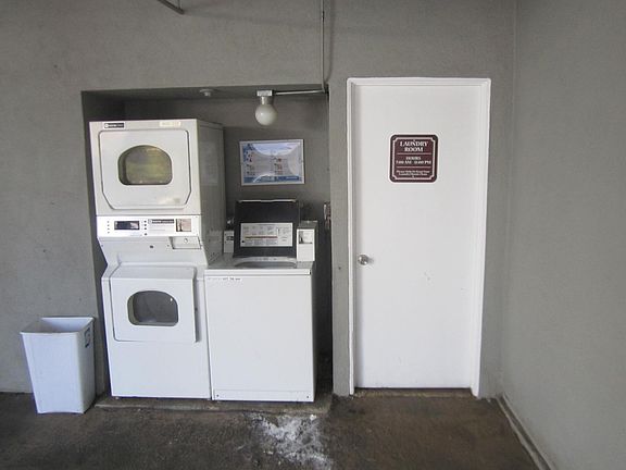 4th image of 326 Wall St