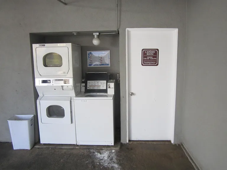 320 Wall St — Photo 7