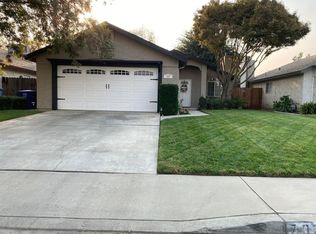 707 12th Ave, Kingsburg, CA 93631