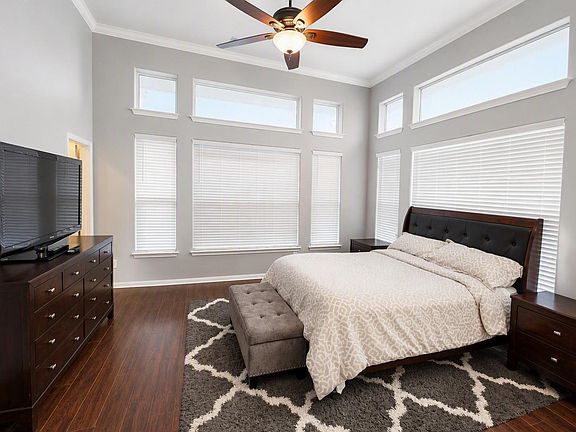 5th image of 15 Oakmont Ct