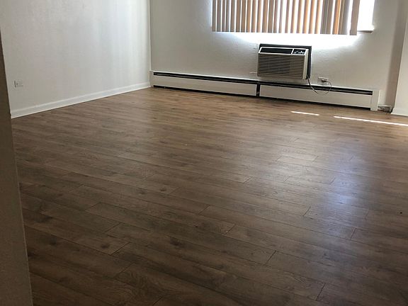 5th image of 833 E Ellsworth Ave APT 304