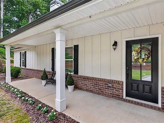 5th image of 561 Oconee Ln