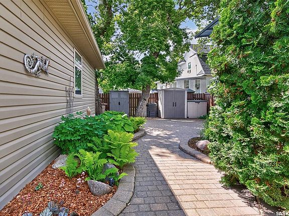3rd image of 155 Hochelaga STREET E