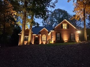 8125 Shannon Woods Ln, Matthews, NC 28104