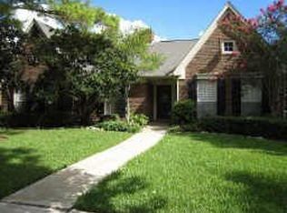 4539 Bermuda Dr, Sugar Land, TX 77479