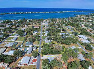 212 Myrtle Ave, Nokomis, FL 34275