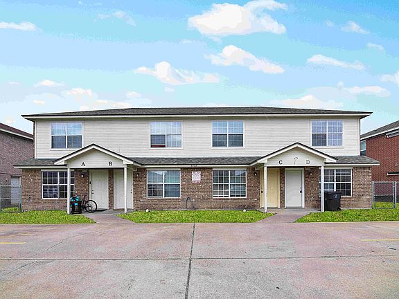 2nd image of 3302 Hereford Ln APT D