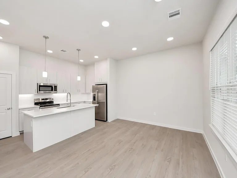 7330 Leighton Meadow Ln — Photo 10