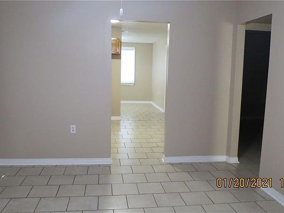 4th image of 201 E Morales St