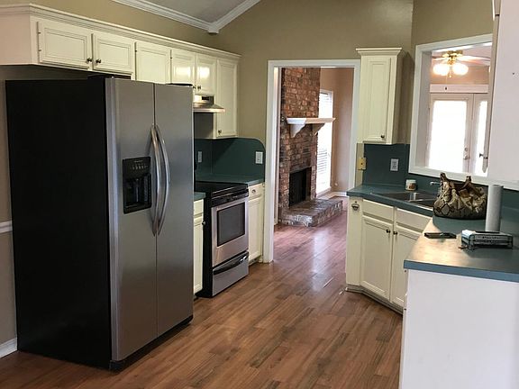 4th image of 1412 Winchester Dr