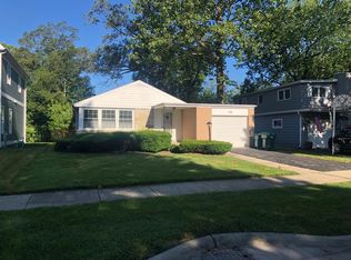 919 Yale Ave, Wilmette, IL 60091