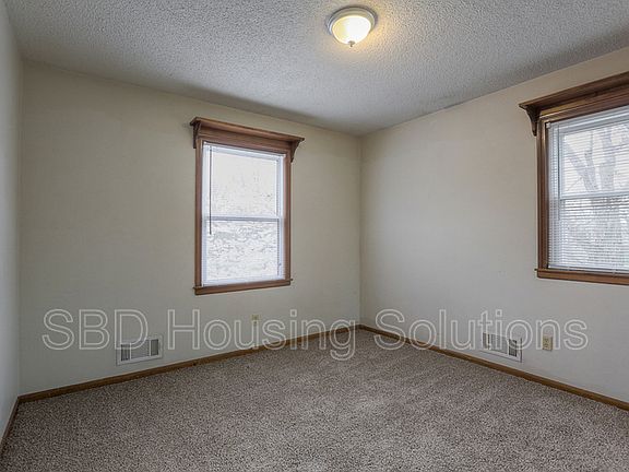 5th image of 6820 Vermont Ave