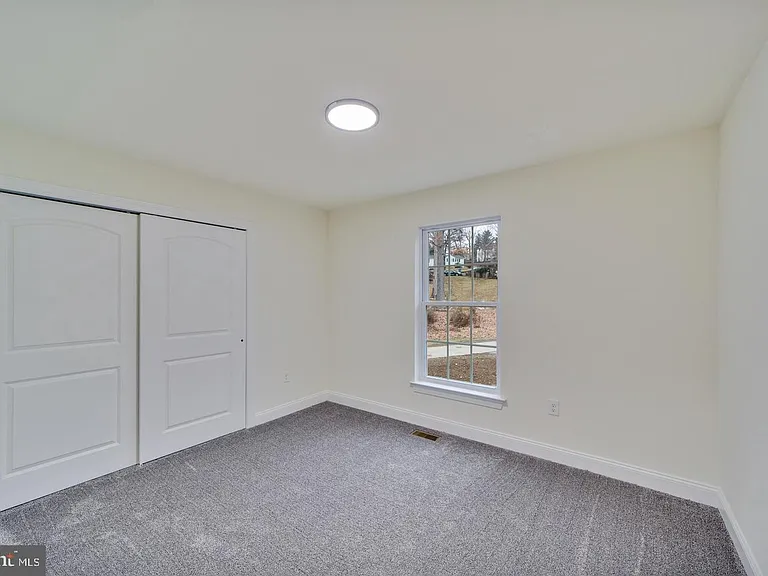 274 Oak Ave — Photo 22