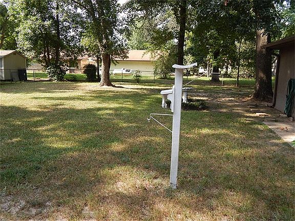 4th image of 19809 Laurette Dr