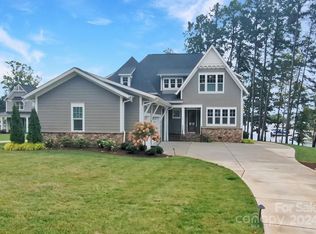 909 Cornelius Rd, Mooresville, NC 28117