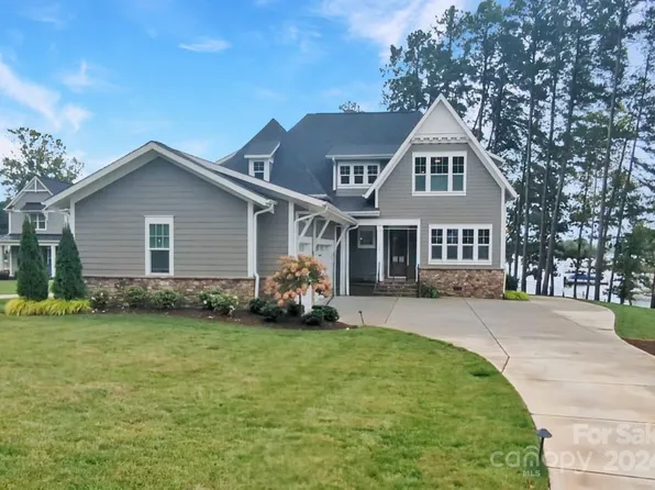 909 Cornelius Rd, Mooresville, NC 28117
