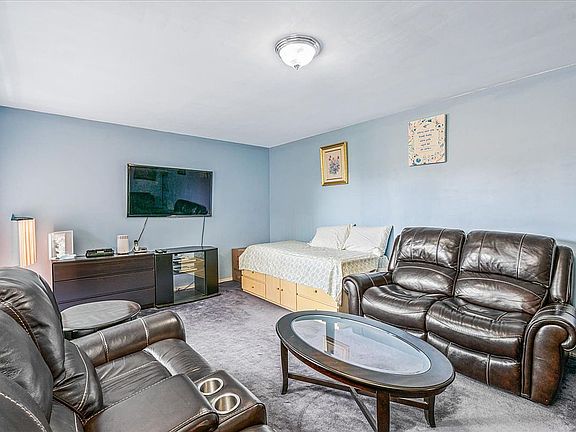 3rd image of 144-55 Melbourne Ave #2E