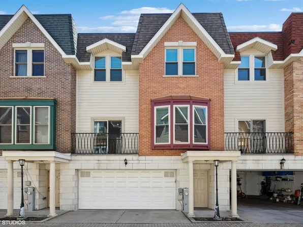 3711 N Milwaukee Ave #3, Chicago, IL 60641