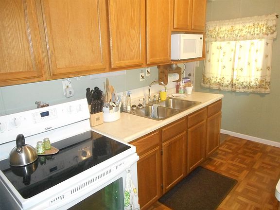 2nd image of 302 E Chippewa Ave