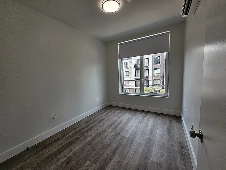 1595 New York Ave #4D — Photo 3