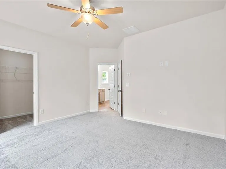 265 Dupont Dr — Photo 10