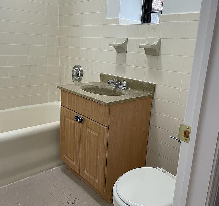 1st image of 4215 34th Ave APT 5C