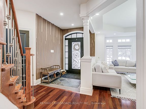 3rd image of 1653 Goldenridge Rd