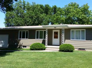 3422 Dallas Dr, Cedar Falls, IA 50613