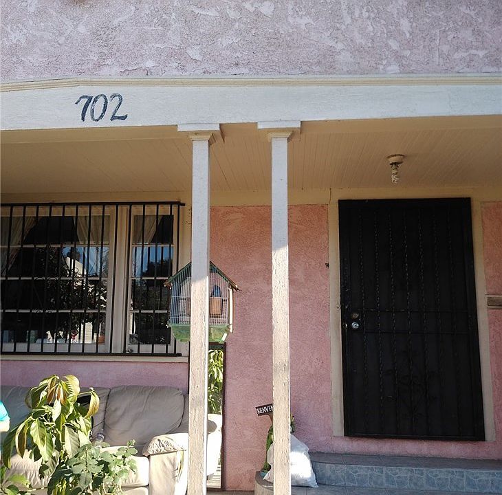 1st image of 702 W 50th St