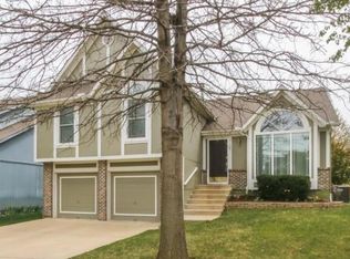 21605 W 54th St, Shawnee, KS 66226