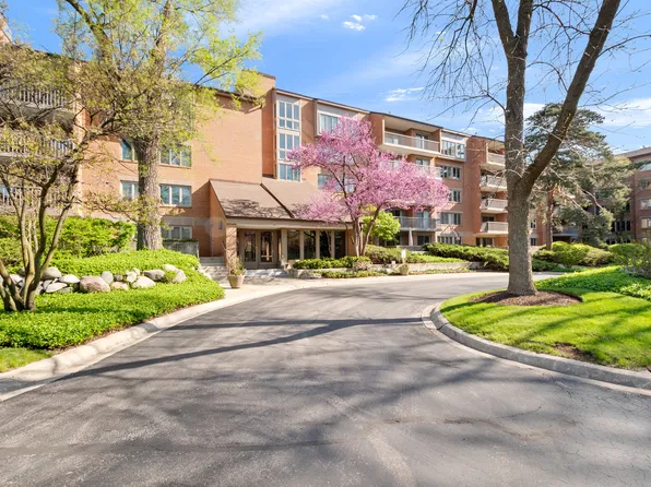 22 Park Ln Unit 204, Park Ridge, IL 60068