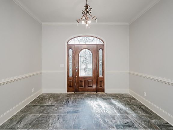 3rd image of 6996 Briarwood Ln