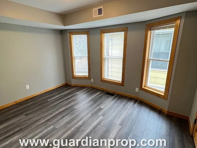 1783 Dayton Avenue — Photo 27
