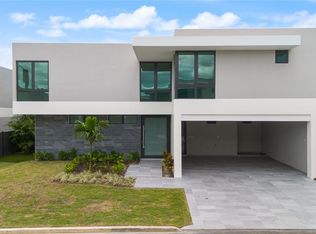 131 Calle Komodo St, Bayamon, PR 00959